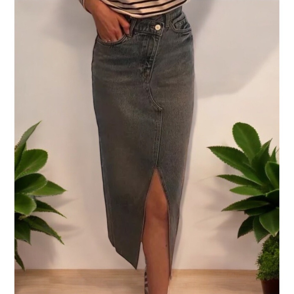 Reformation Nila Long Denim Skirt Front Slit Raw Hem Faded Washed Black Size 28 - Picture 11 of 13